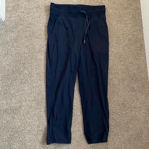 🧊lululemon navy pants size 6
